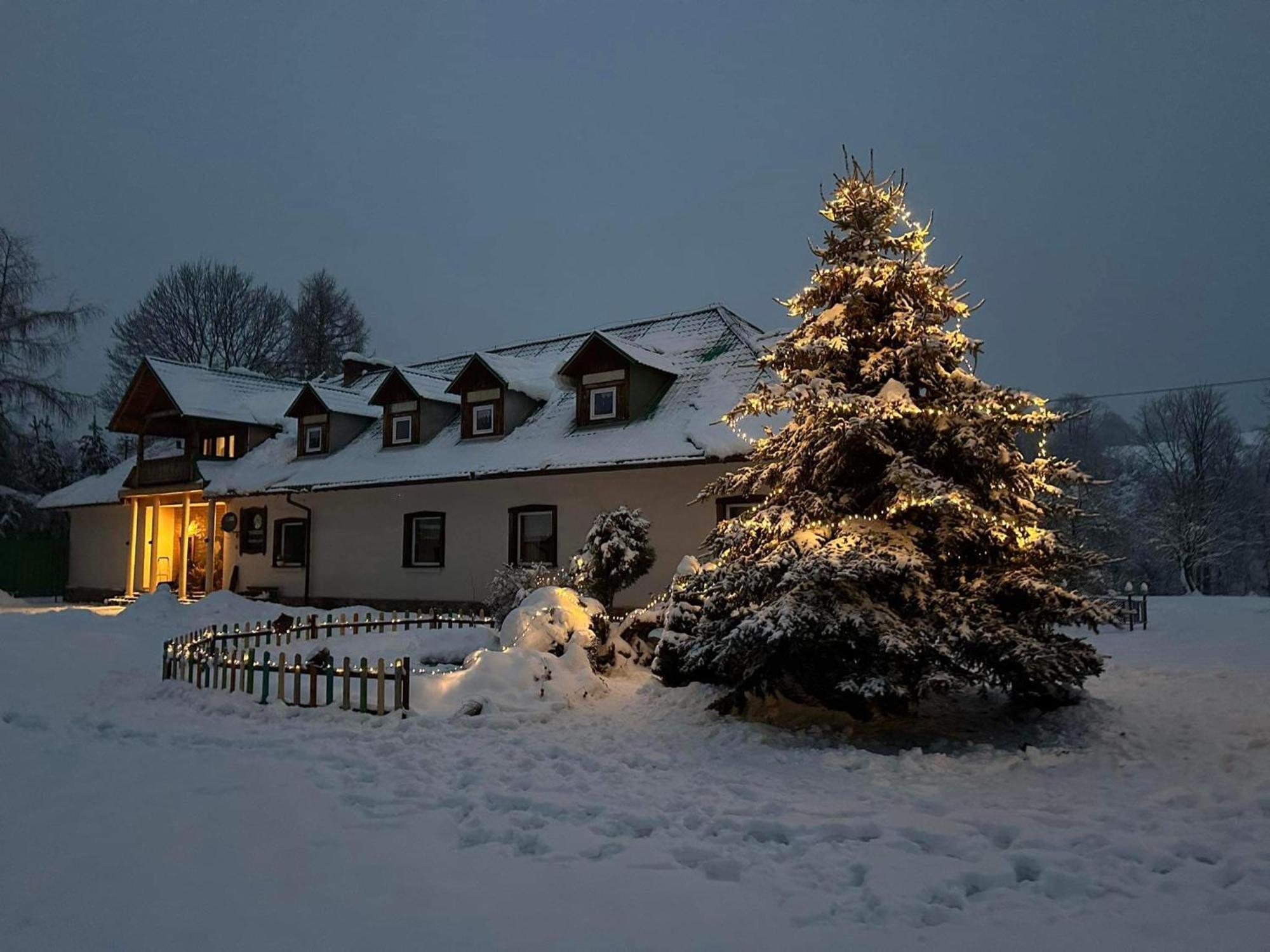 Latarnia Wagabundy Bieszczady Hotel Wola Michowa Kültér fotó