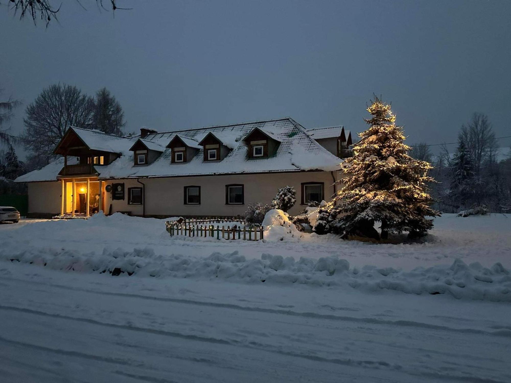 Latarnia Wagabundy Bieszczady Hotel Wola Michowa Kültér fotó