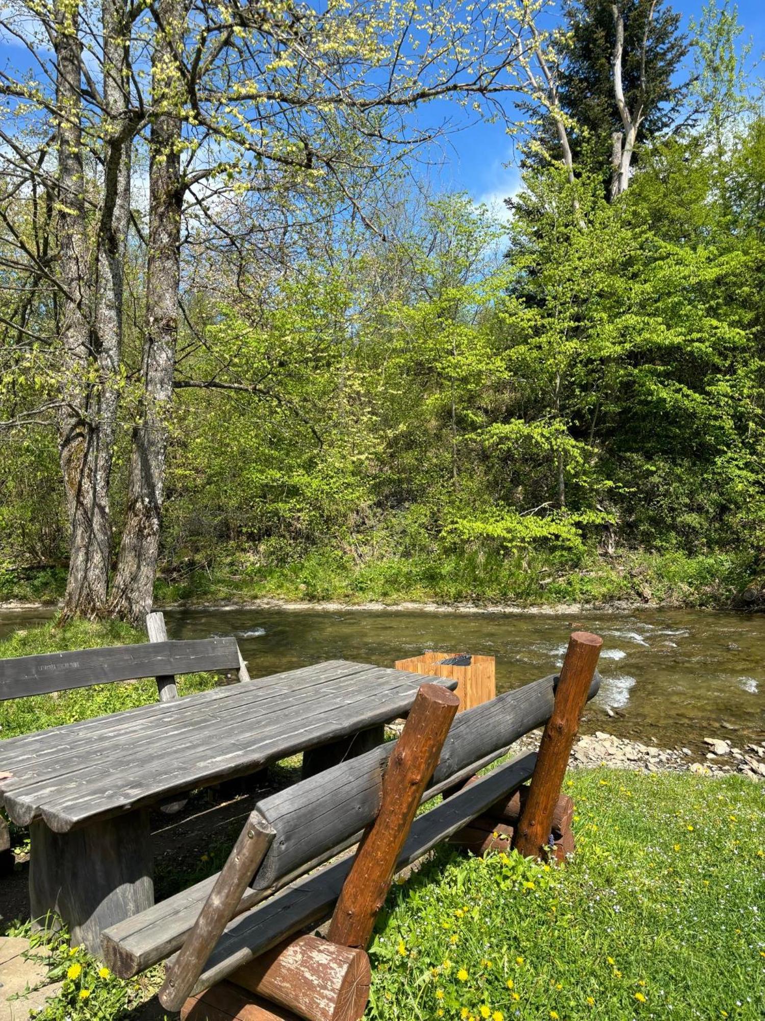 Latarnia Wagabundy Bieszczady Hotel Wola Michowa Kültér fotó