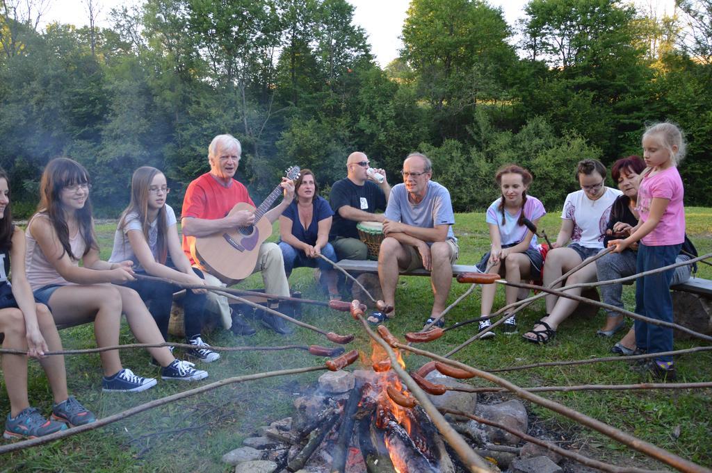 Latarnia Wagabundy Bieszczady Hotel Wola Michowa Kültér fotó